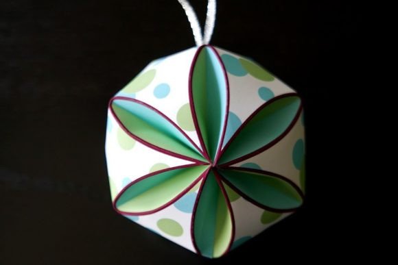 Dots Print Christmas Ornaments: A 3D SVG Review